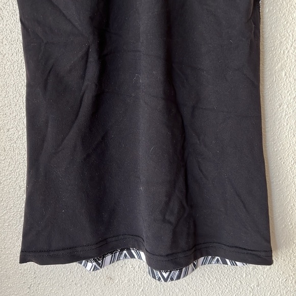 Ivivva Tank Top Girls Black and White Geometric Print Athletic Girls Size 12 - Picture 8 of 8